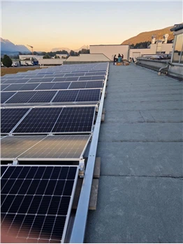 Montážní systém pro solární instalace s estetickými požadavky